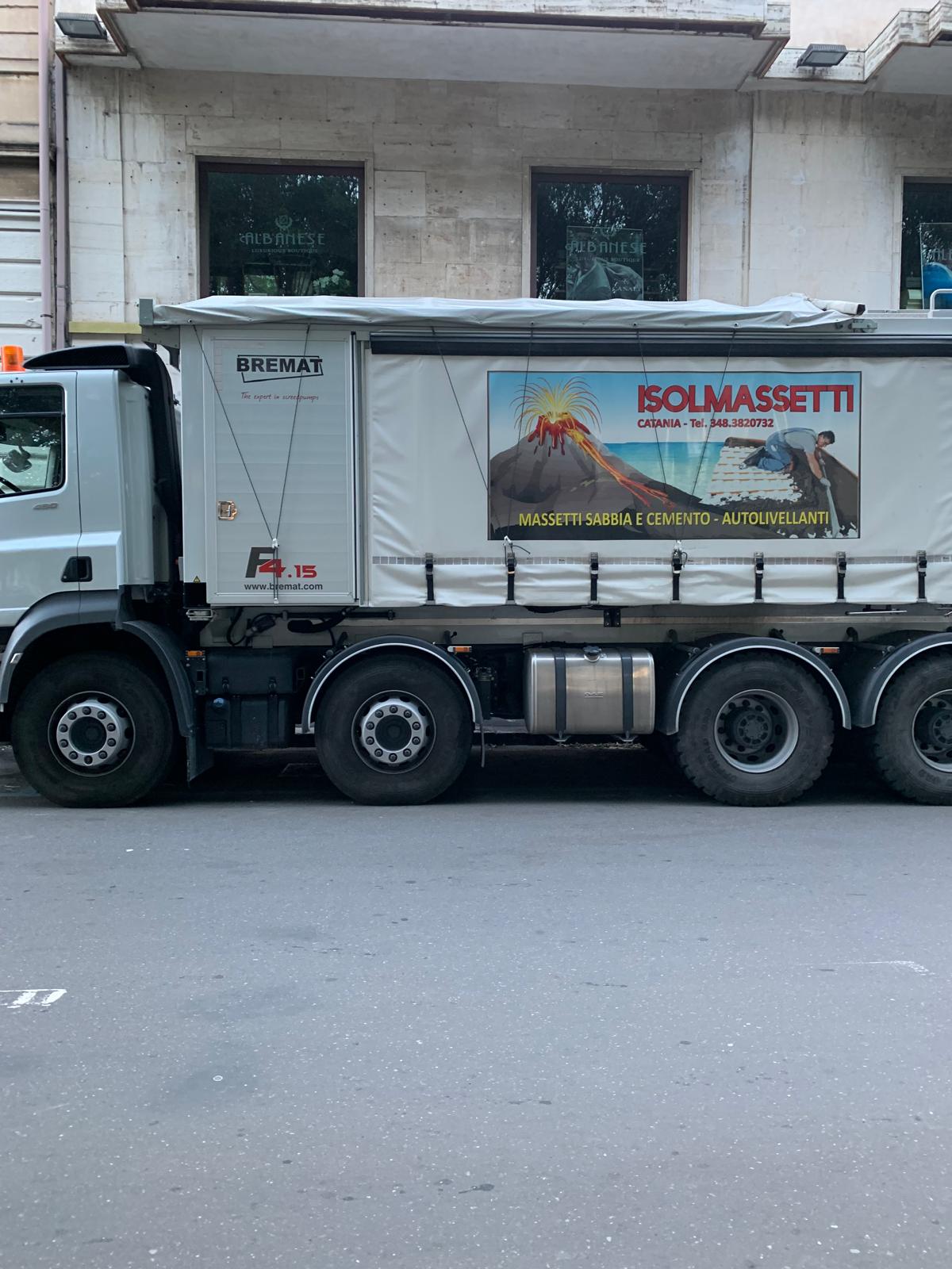 Camion IsolMassetti durante un intervento